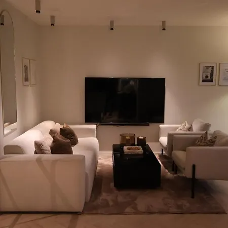Modern Within Walking Distance To The Town Lejlighed