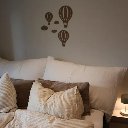 Modern Within Walking Distance To The Town *